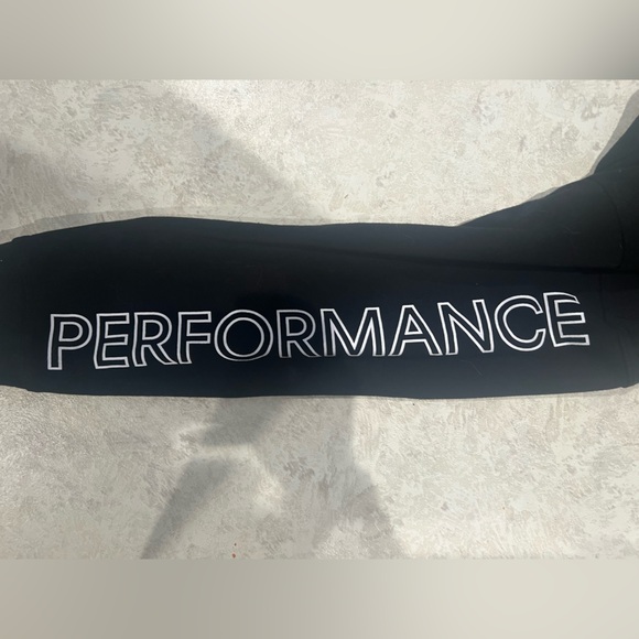 Calvin Klein cropped hoodie - Picture 3 of 7